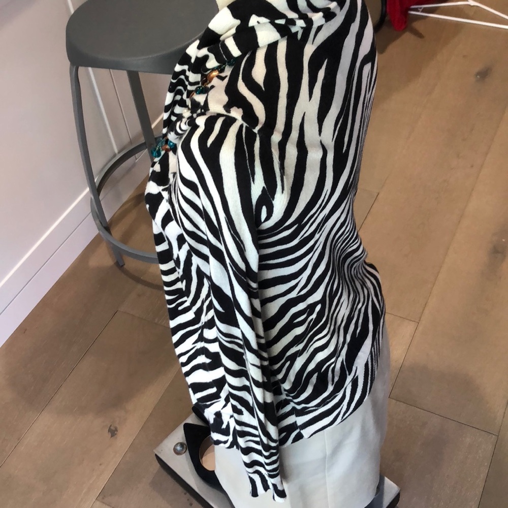 Zebra Cardigan - Picture 2 of 10